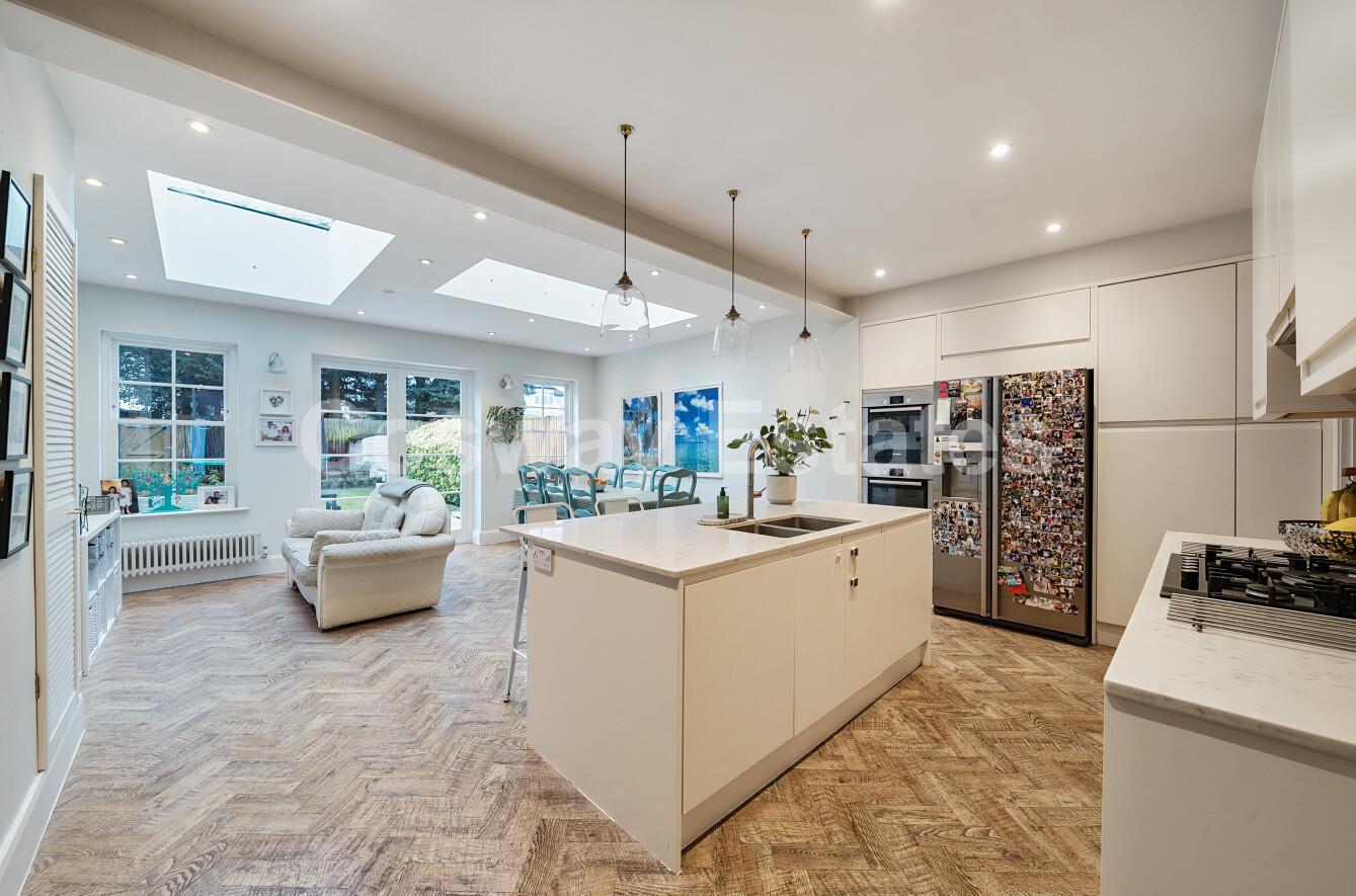Brockenhurst Gardens, Mill Hill, NW7, London